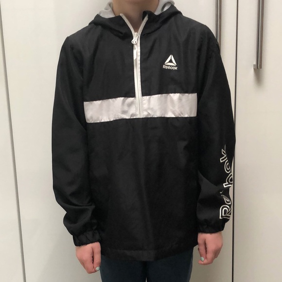 Nice light windbreaker jacket for the spring. - Picture 1 of 4